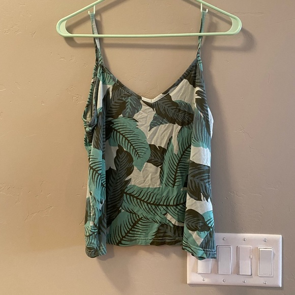 OLD NAVY green leaf tropical tank top - Picture 3 of 4